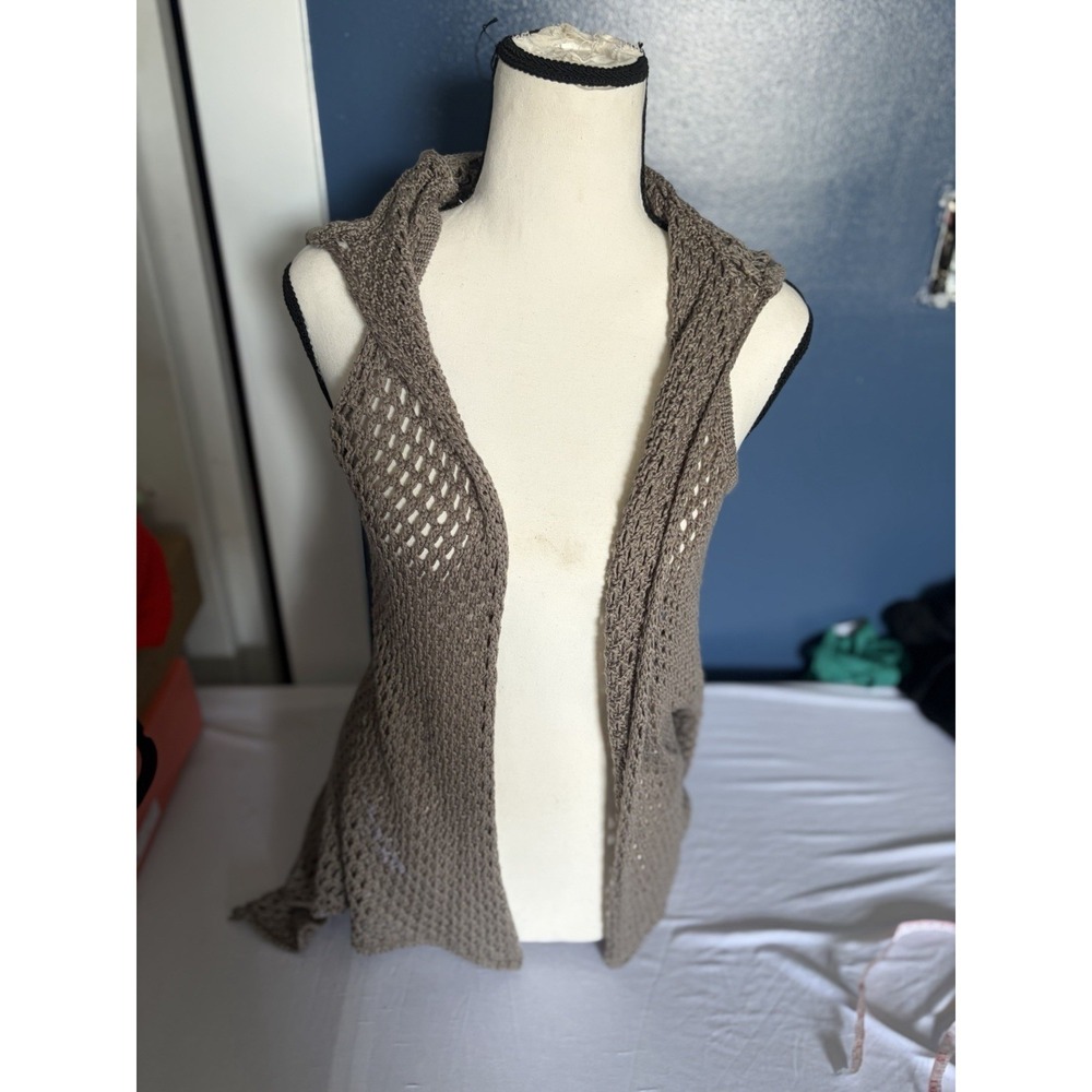 crochet knit Open Midi Length Cardi features a bohemian design with a cozy hood. - Picture 5 of 5